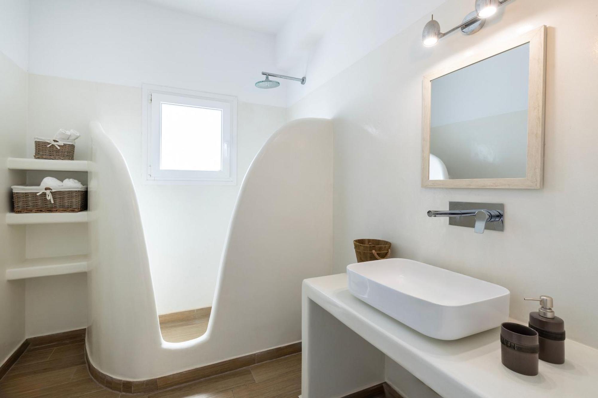 Cinnamon Villa With Private Hot Tub 피르고스 외부 사진