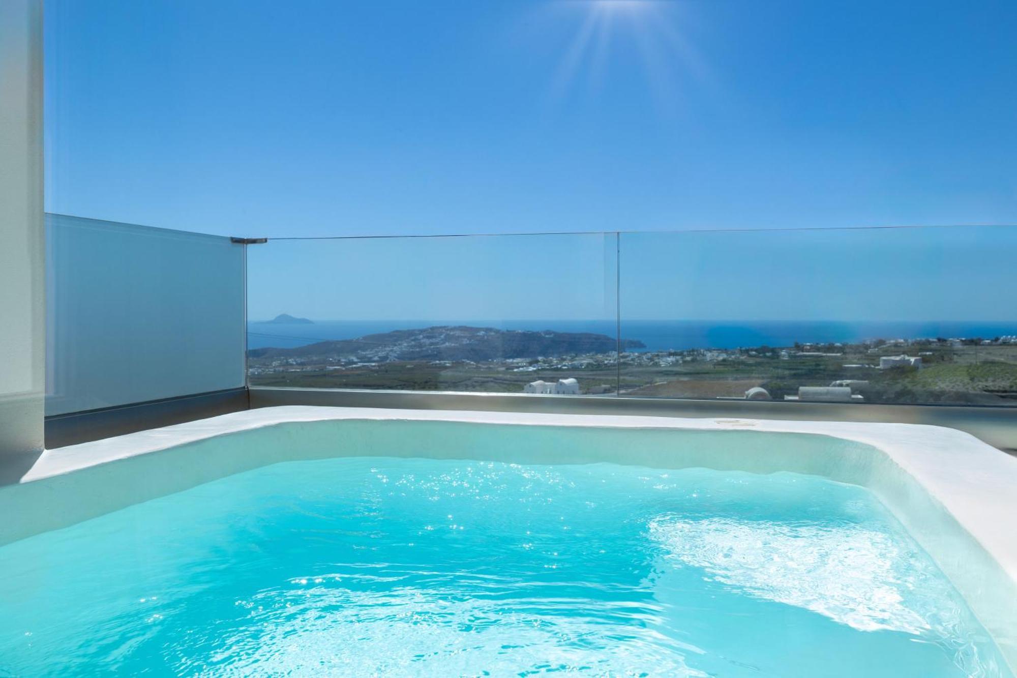 Cinnamon Villa With Private Hot Tub 피르고스 외부 사진
